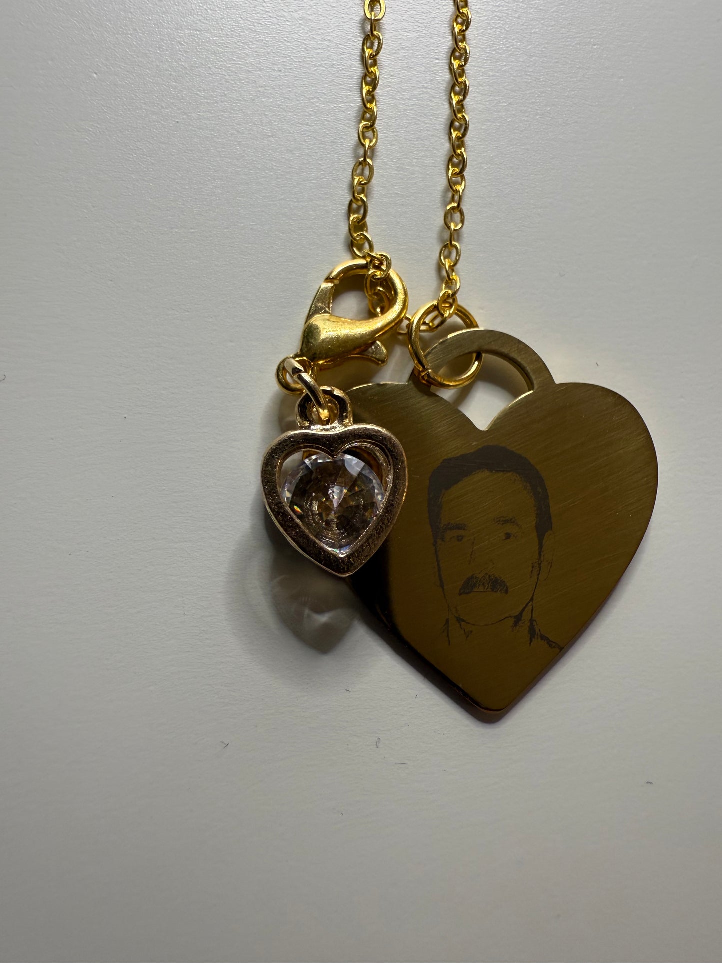 Personalisierter Anhänger in Herzform + Halskette SET