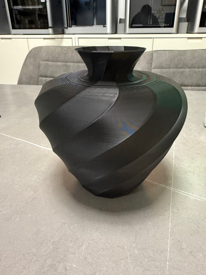 Vase „Petra Lucia“ – Eleganz in Spiralen