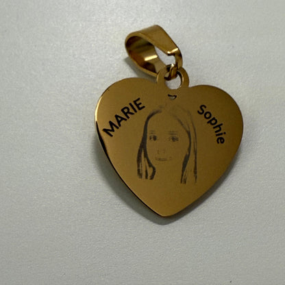 Personalisierter Anhänger in Herzform + Halskette SET