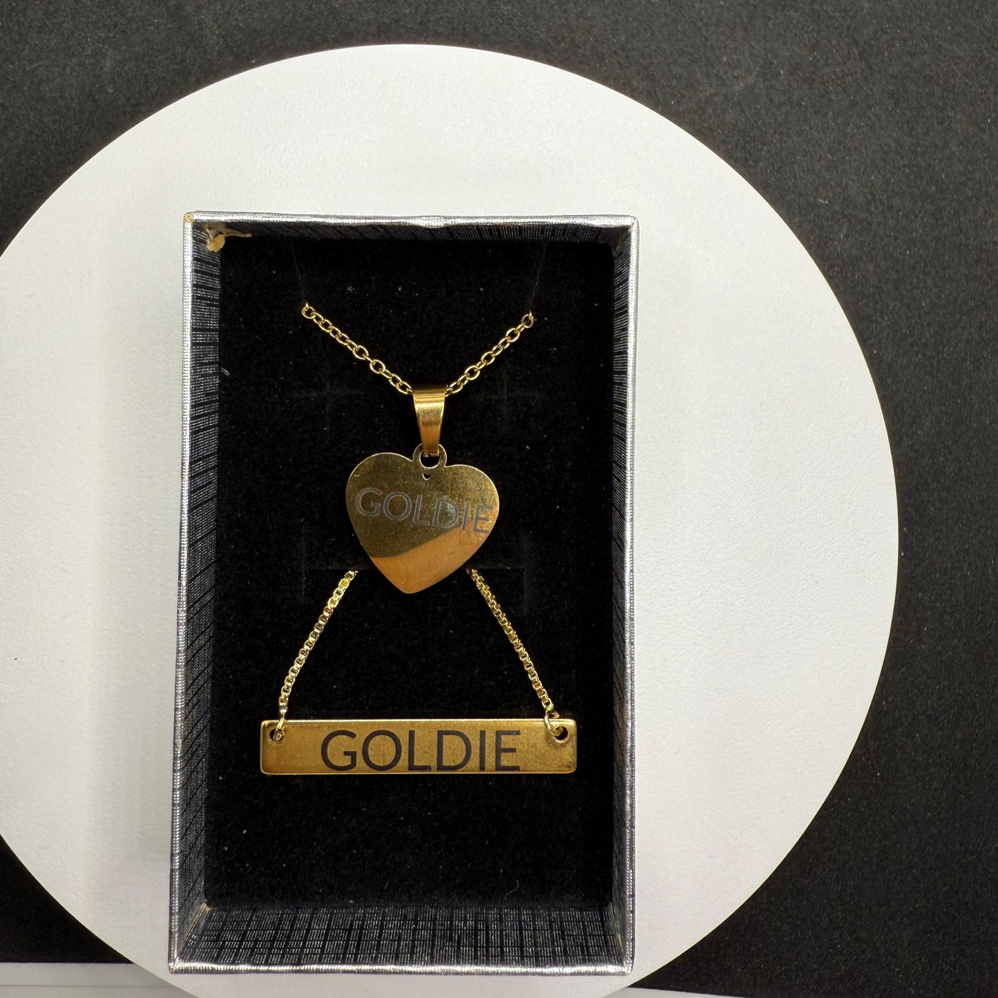 Personalisierter Anhänger in Herzform + Halskette SET